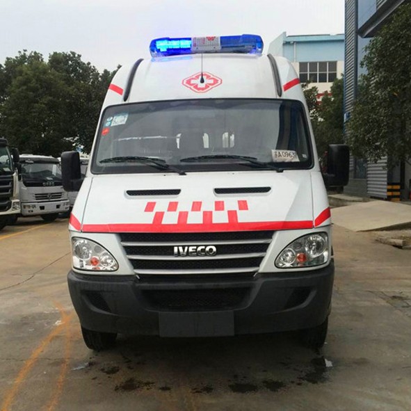 Ambulans transfer medis